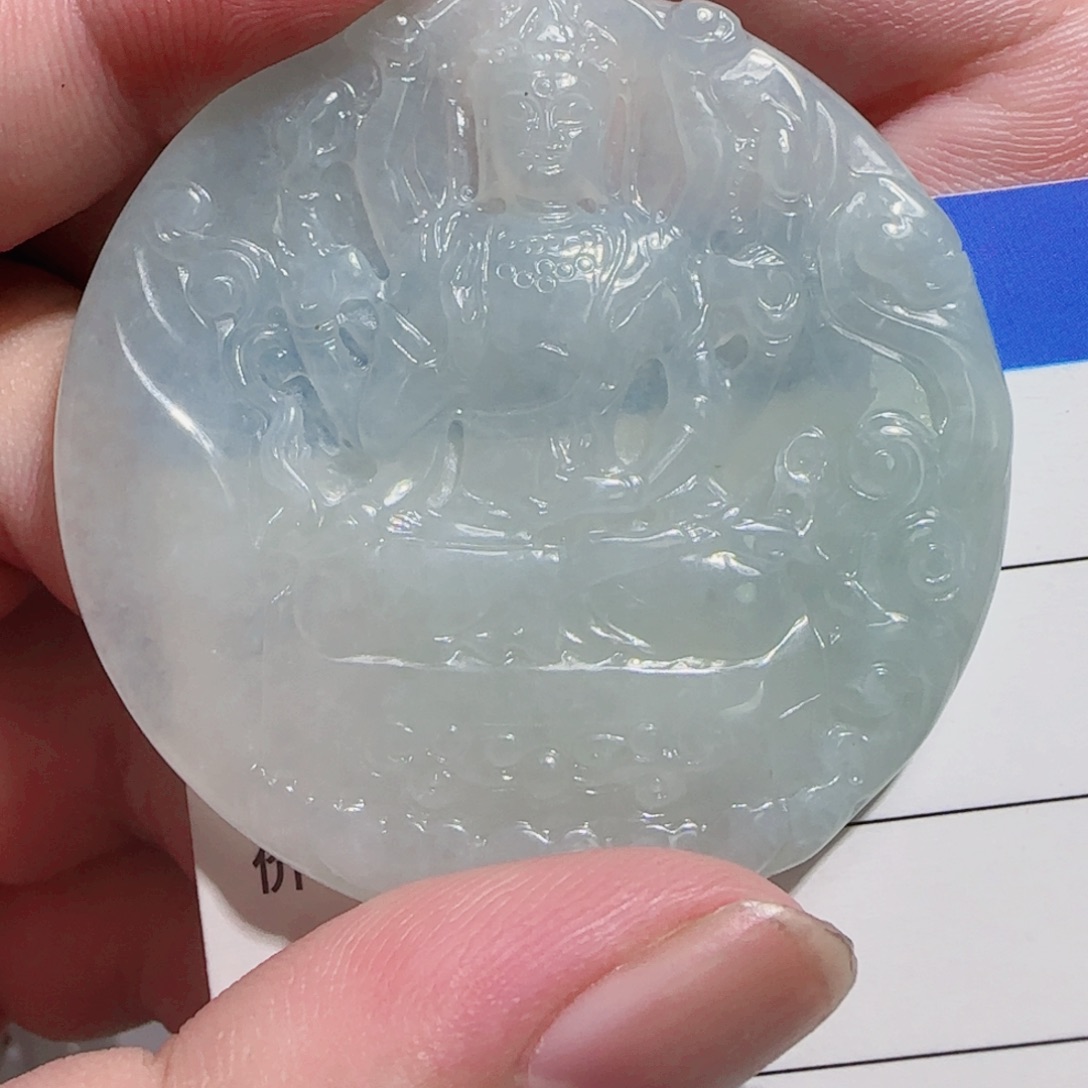 翡翠未镶嵌颈饰千手观音