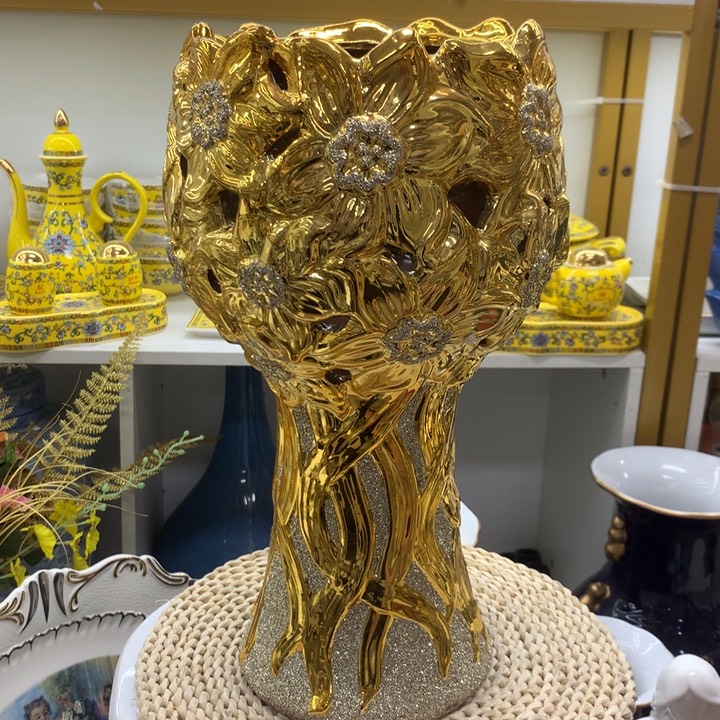 摆件陶瓷。。。。。。。。。