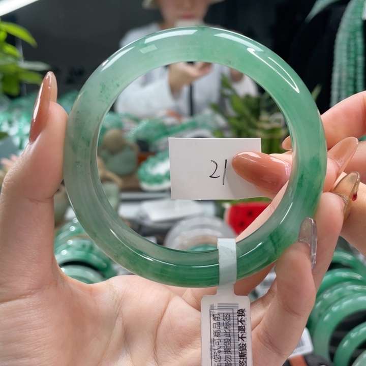 石英质玉手镯未镶嵌天然A货非洲翠手镯