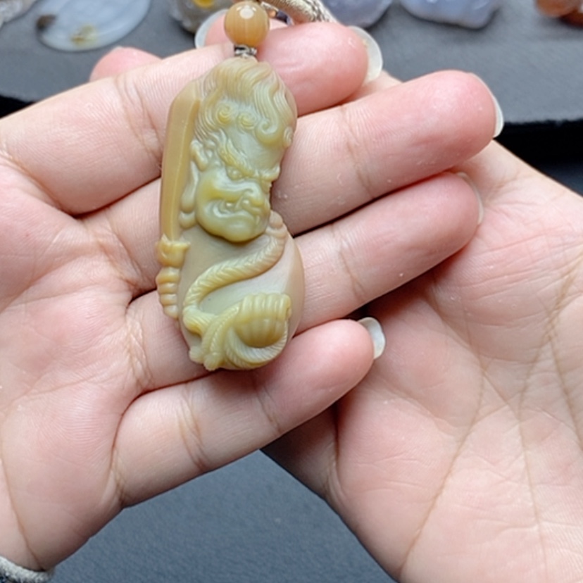 【闪购商品】定制石英质玉吊坠未镶嵌
