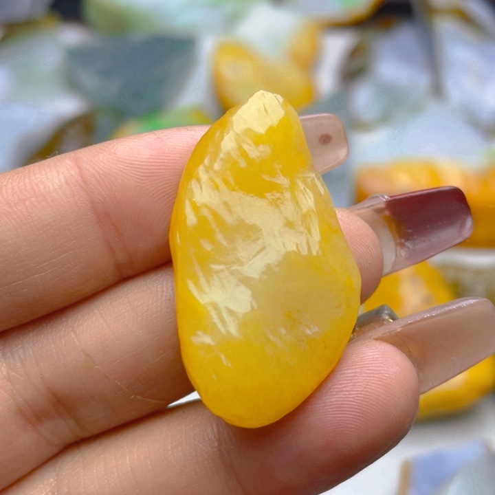 翡翠挂件未镶嵌翡翠