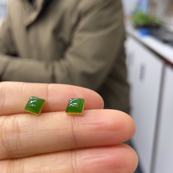 和田玉18K金镶嵌耳饰