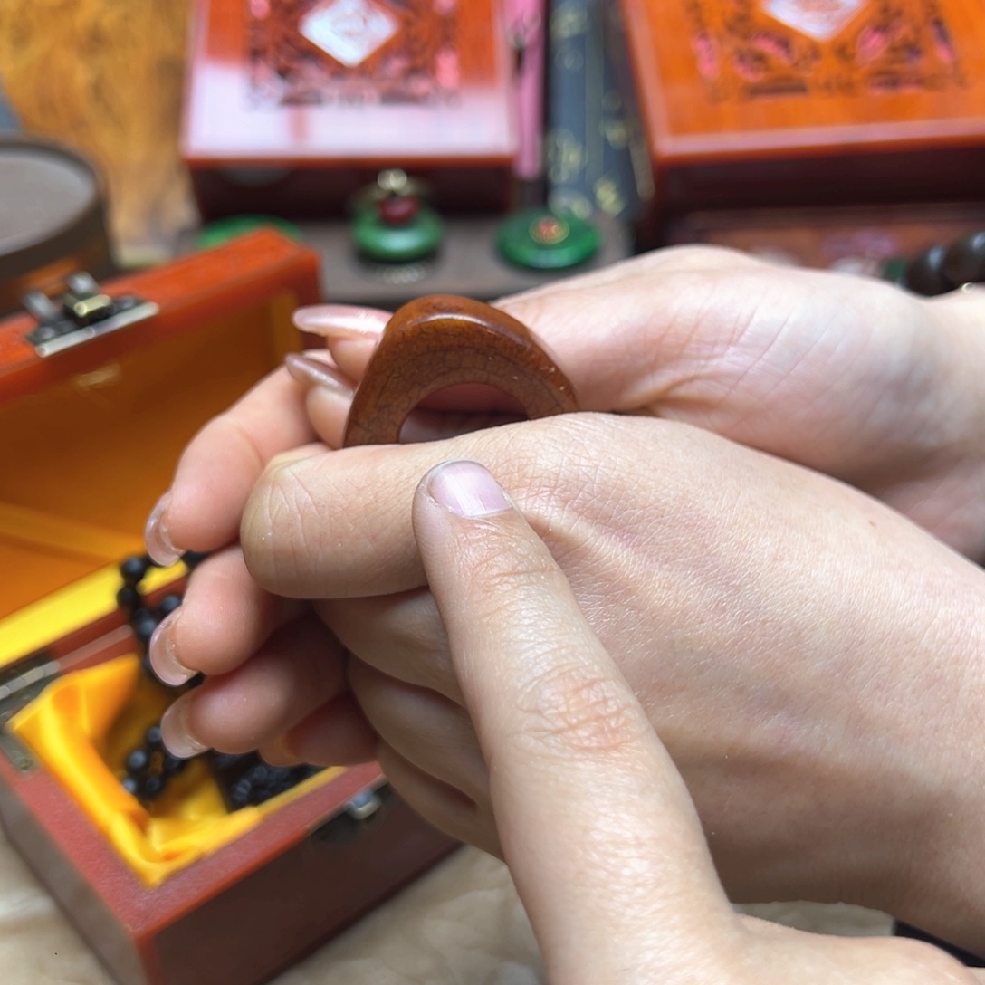 大叶紫檀（黑酸枝木类）