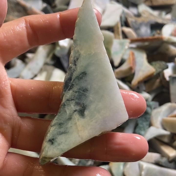 翡翠颈饰未镶嵌天然翡翠