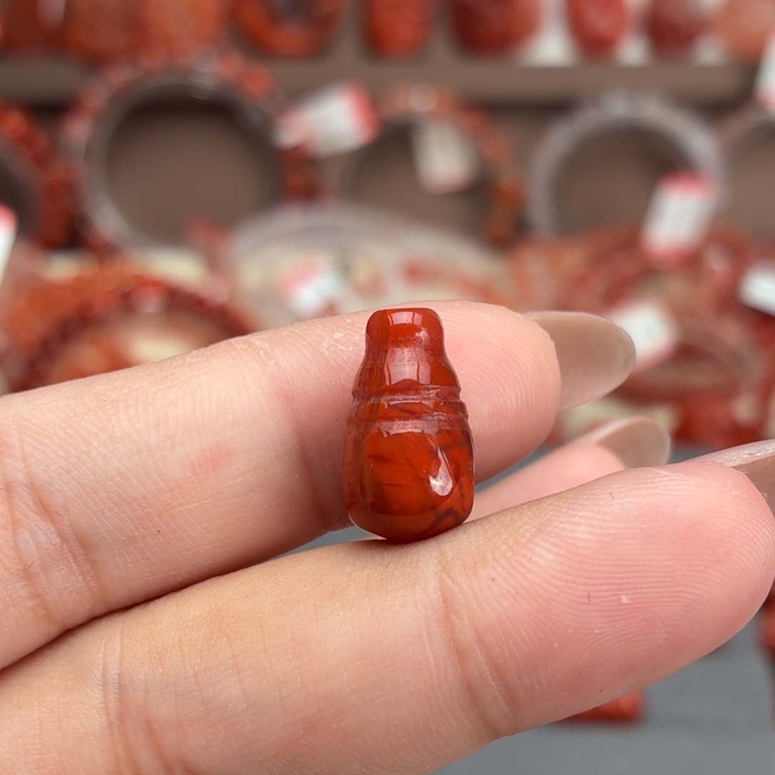 尘***花南红玛瑙未镶嵌颈饰火焰三通对孔卡8咪➕