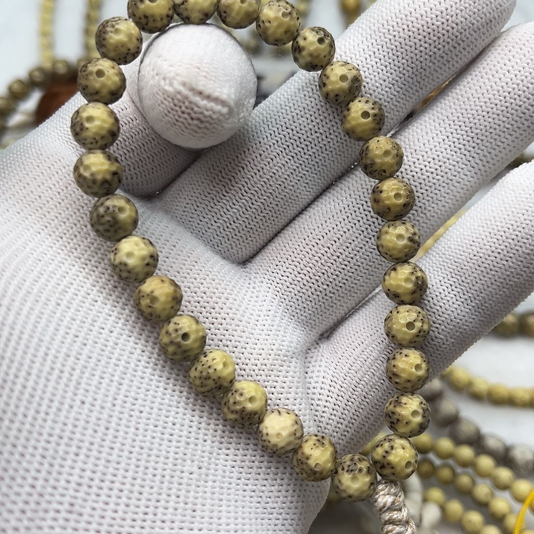 星月菩提吊坠黄金瞳手持