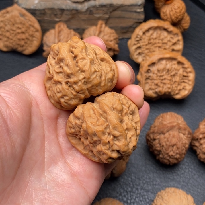 桃核把件尺寸39哇哇