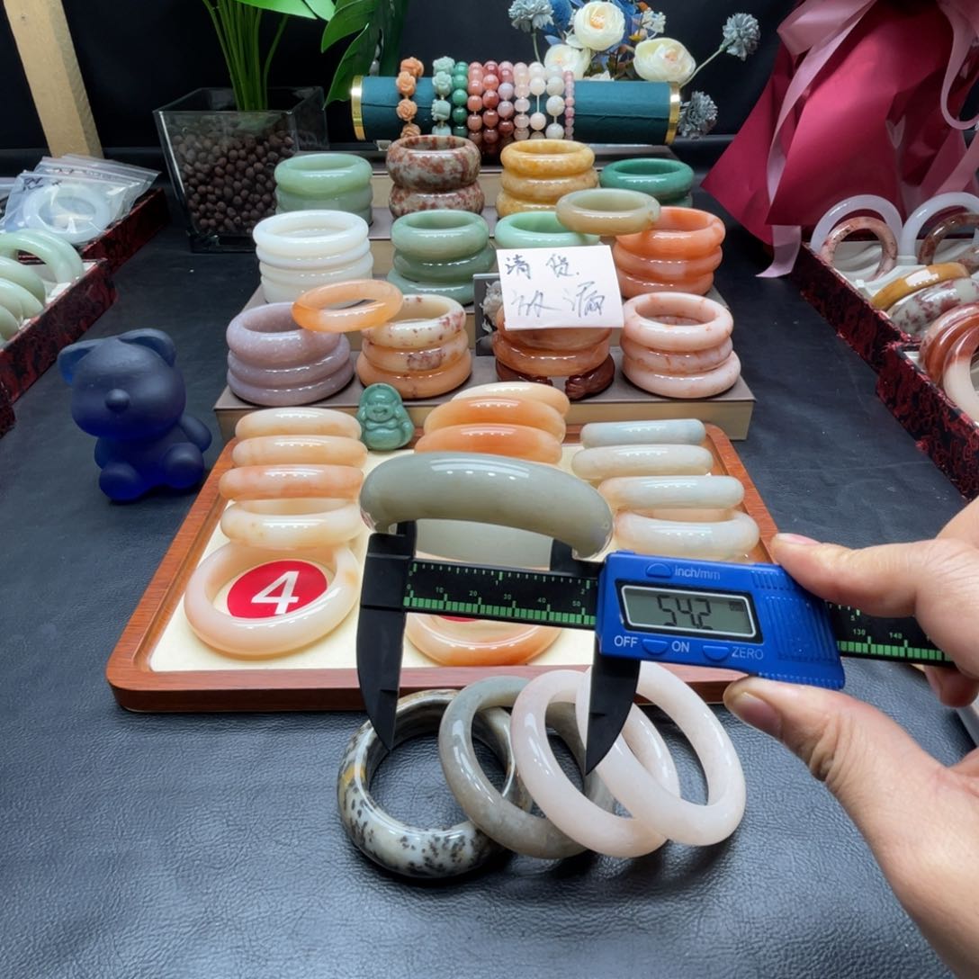 石英质玉未镶嵌手镯