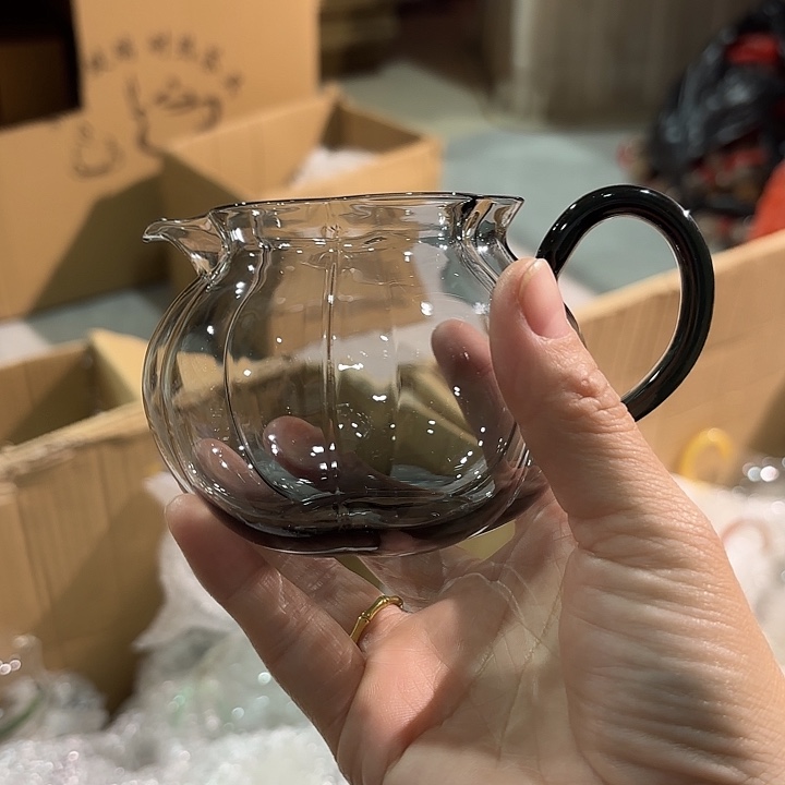 鹿***鹿纳福灰没标。           