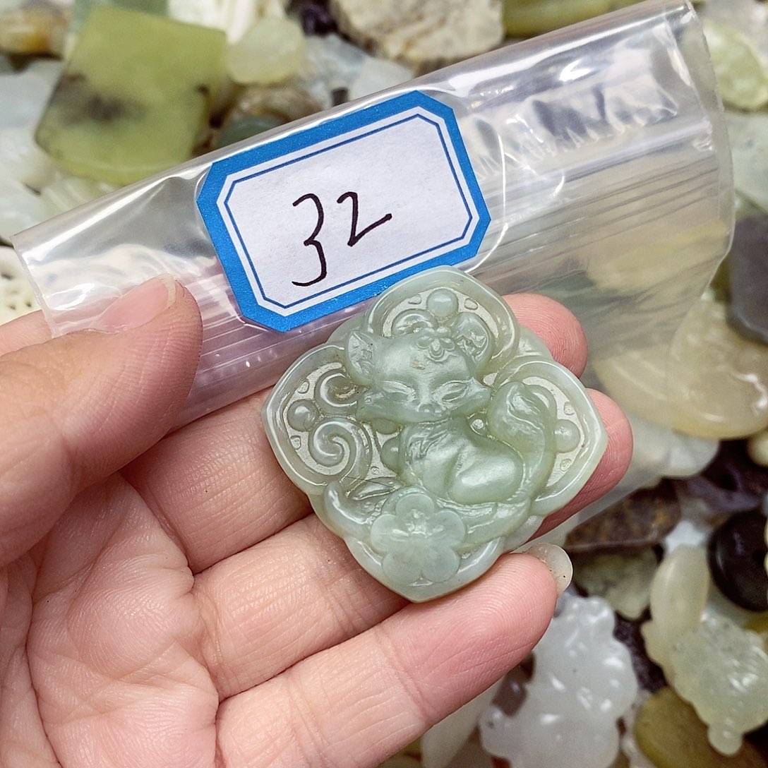 蛇纹石玉未镶嵌颈饰32