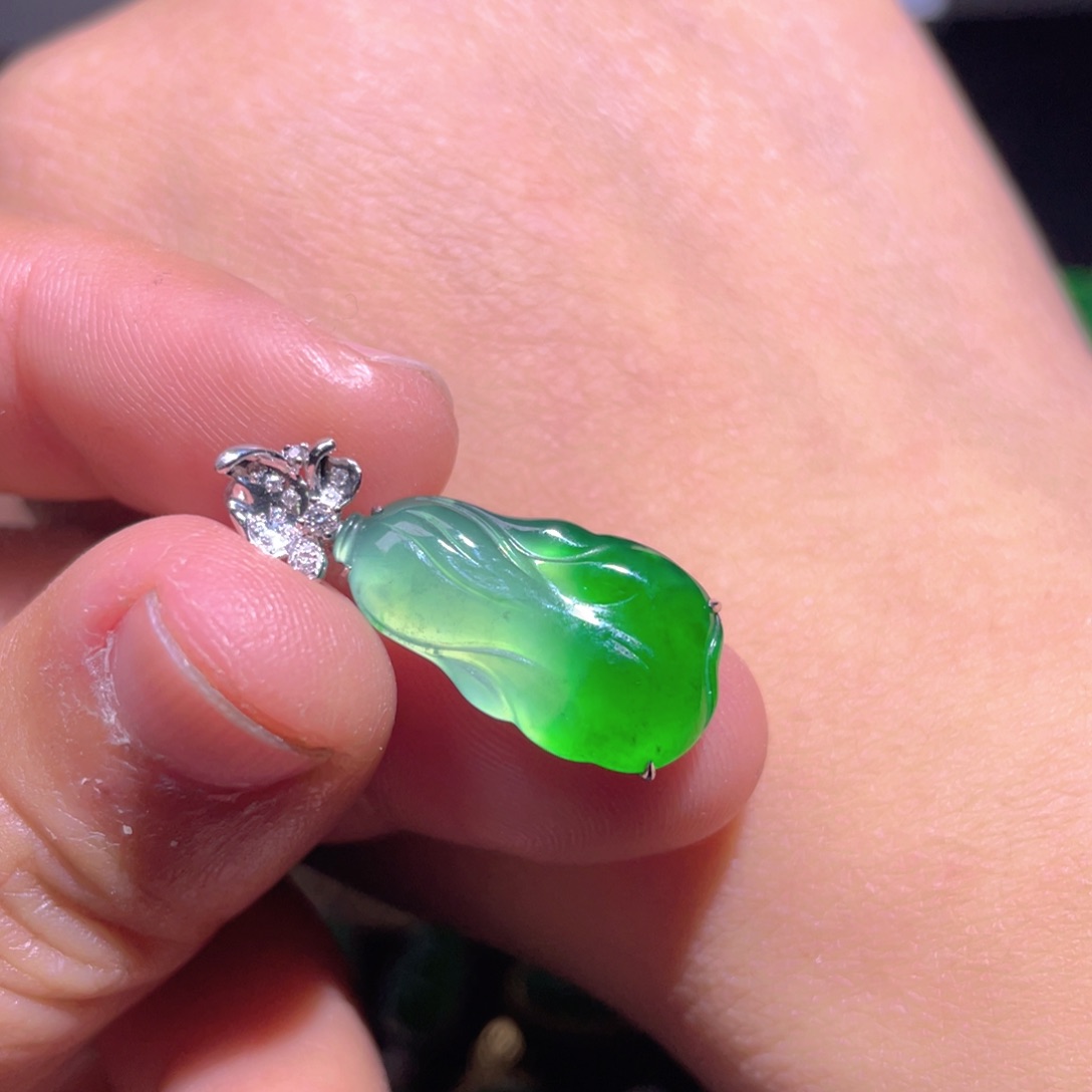 翡翠颈饰18K金镶嵌翡翠