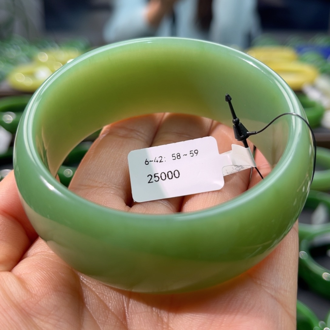 和田玉（碧玉）手镯未镶嵌