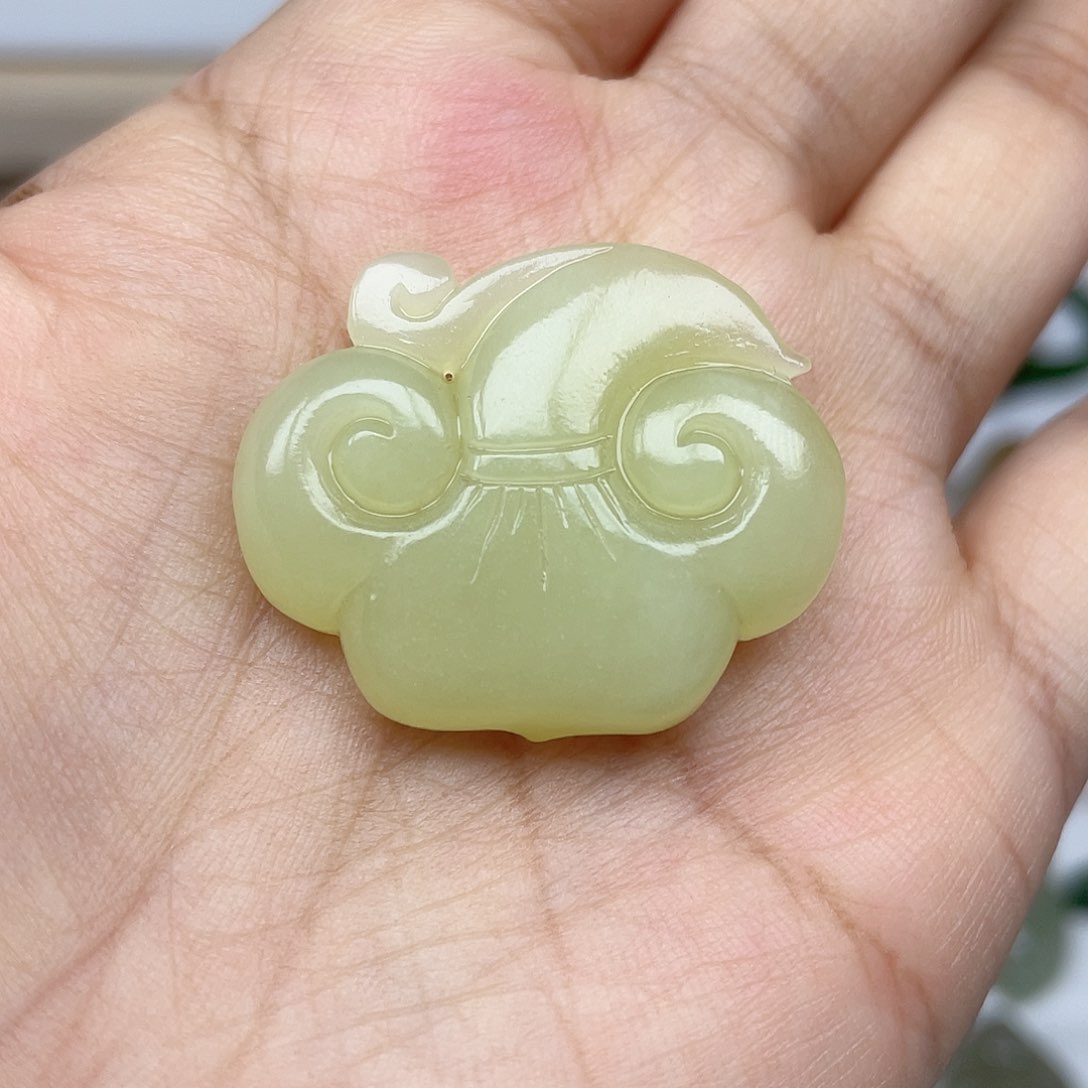 和田玉（黄玉）未镶嵌颈饰