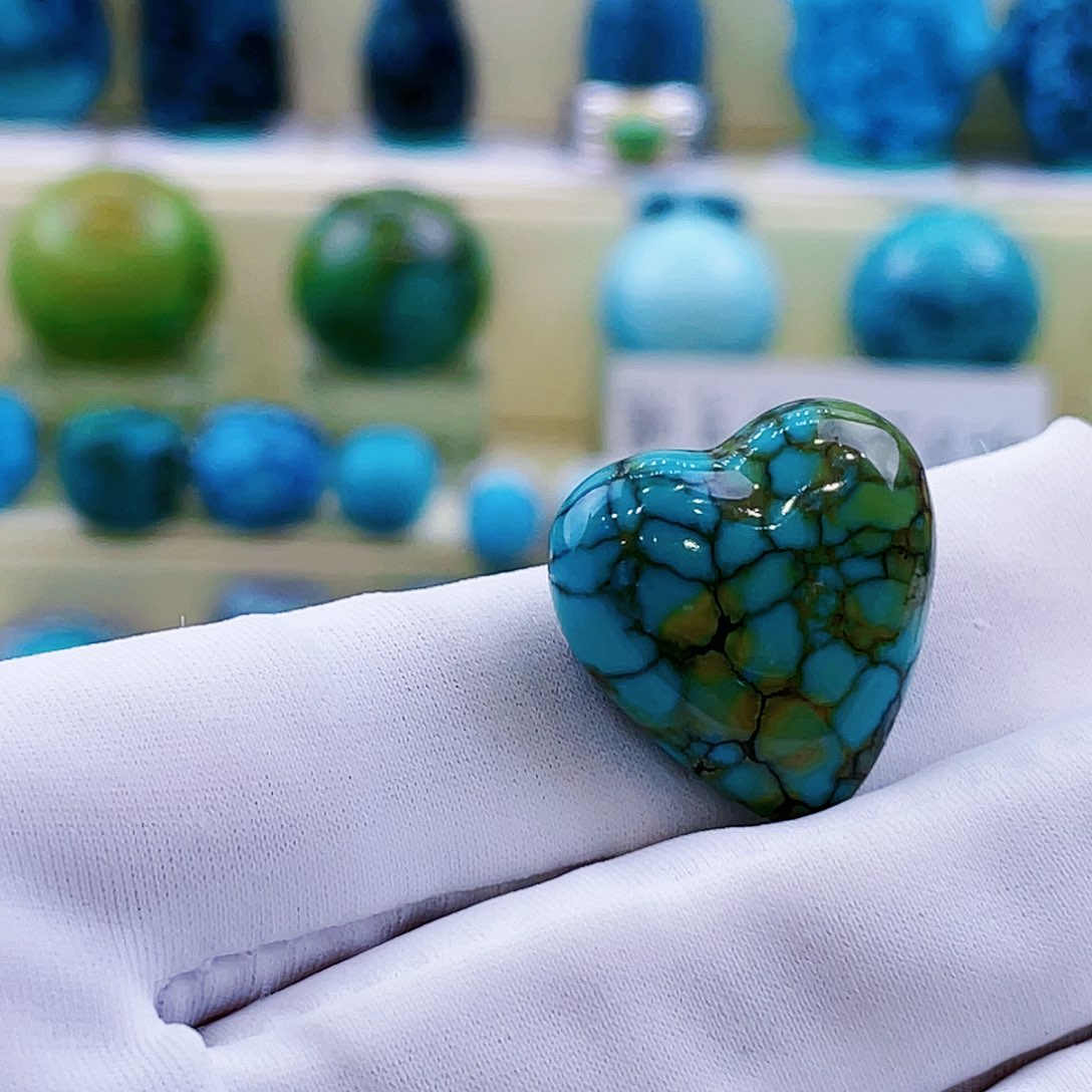 绿松石颈饰未镶嵌