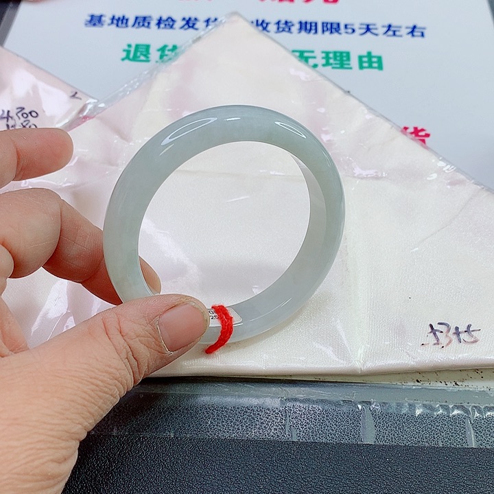 未镶嵌手镯翡翠手镯
