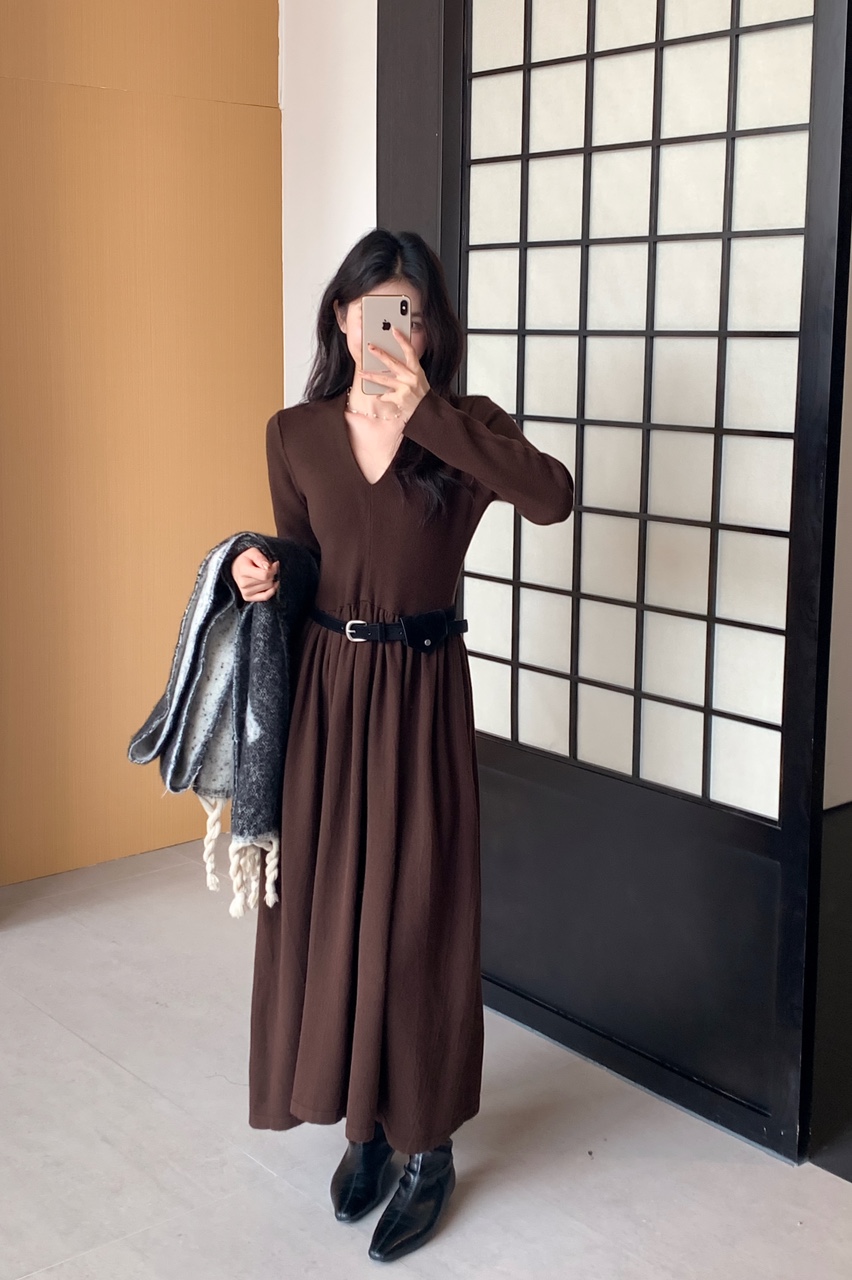 [DARUI]复古拼接v领长袖连衣裙秋冬收腰摆裙子气质显瘦长裙9093