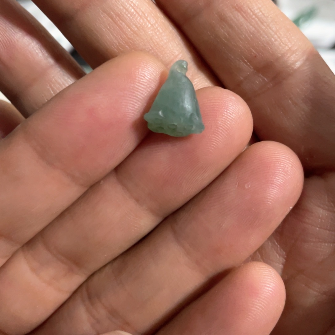 定制翡翠未镶嵌莲蓬