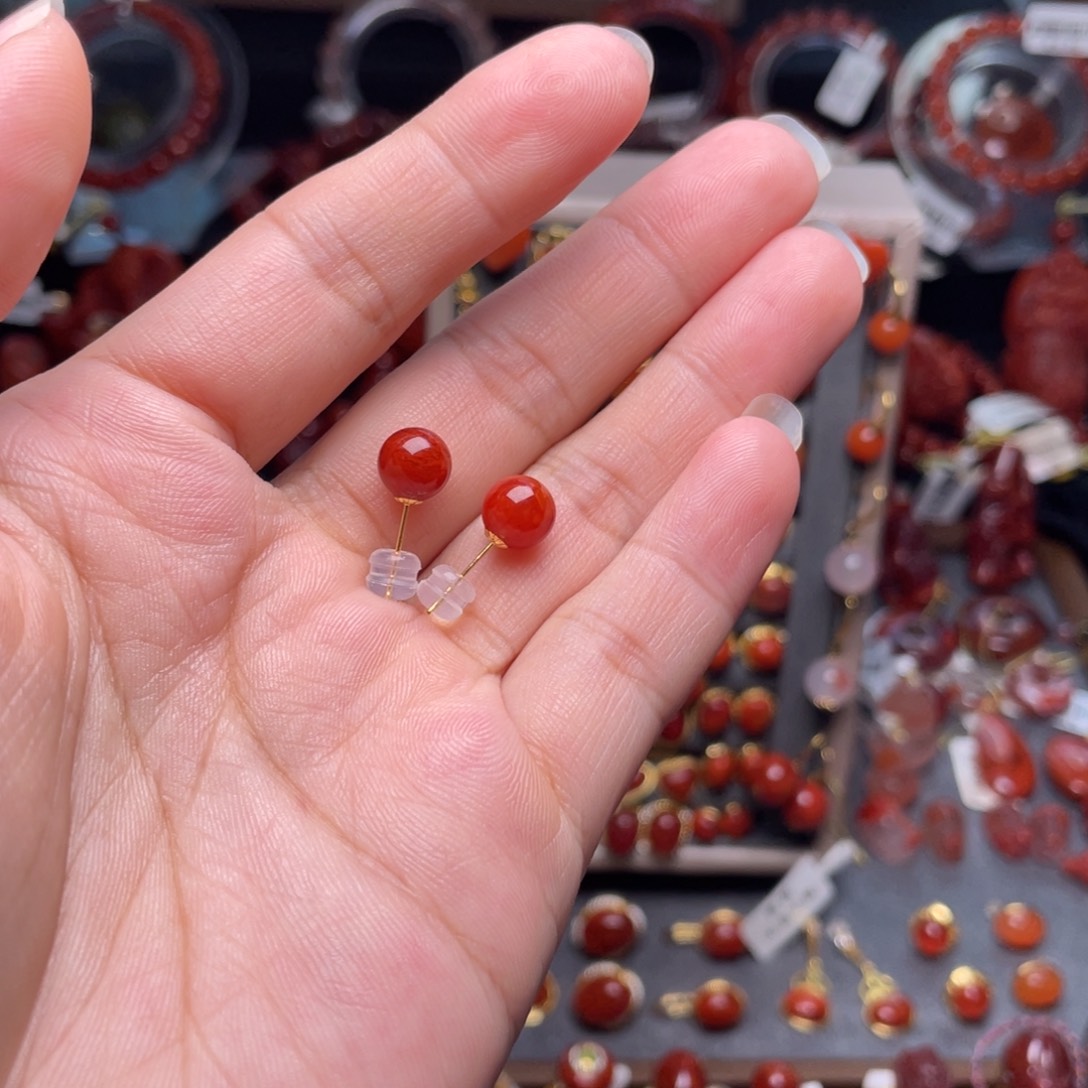 南红玛瑙18K金镶嵌圆珠耳钉7mm
