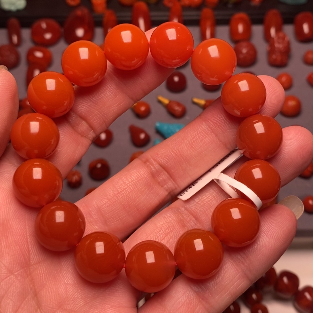 南红玛瑙纯色无裂手串未镶嵌