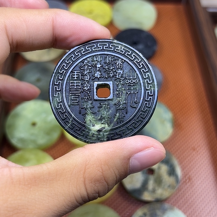 紙***丷蛇纹石玉未镶嵌吊坠(不含链)