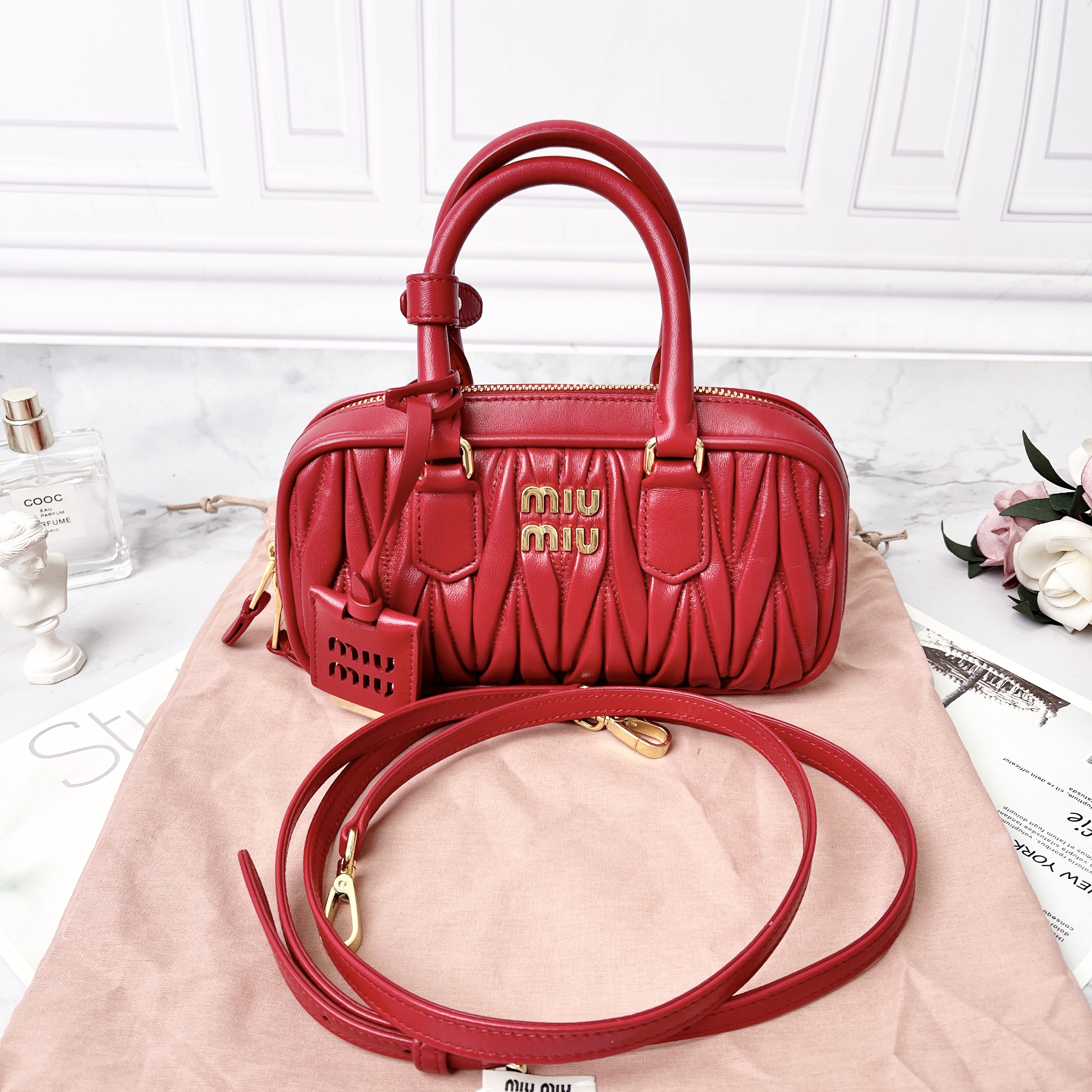 95新 MIU MIU/缪缪 miumiu/缪缪新款红色迷你保龄球单肩小方包