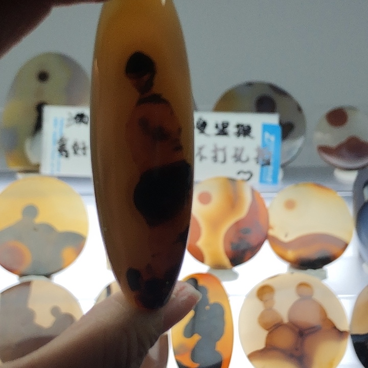 敬***阁玛瑙/玉髓未镶嵌珠宝半成品800