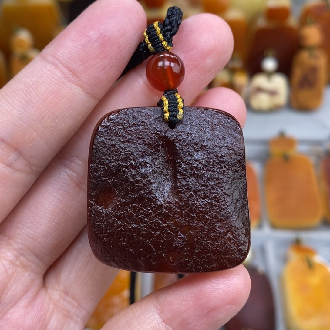 蜜蜡未镶嵌珠宝奇石