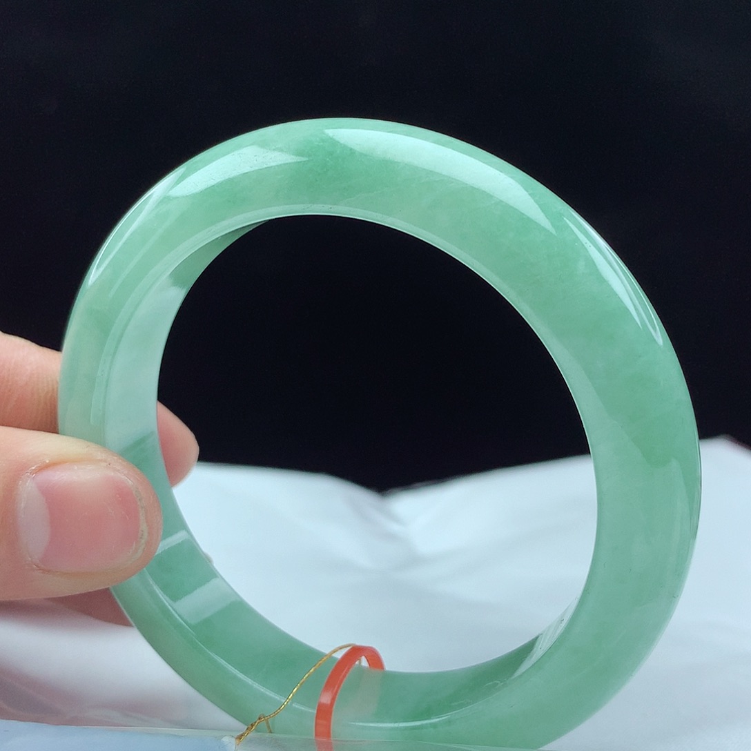 翡翠手镯未镶嵌56圈0110