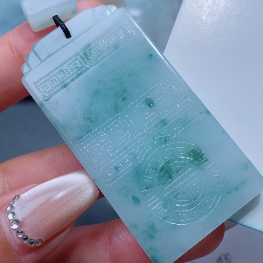 定制翡翠吊坠未镶嵌