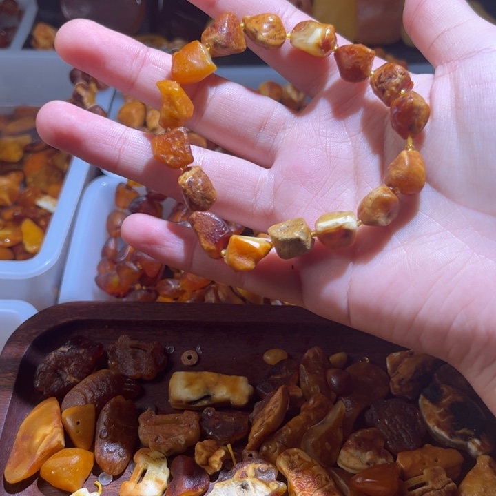 琥珀未镶嵌颈饰手串