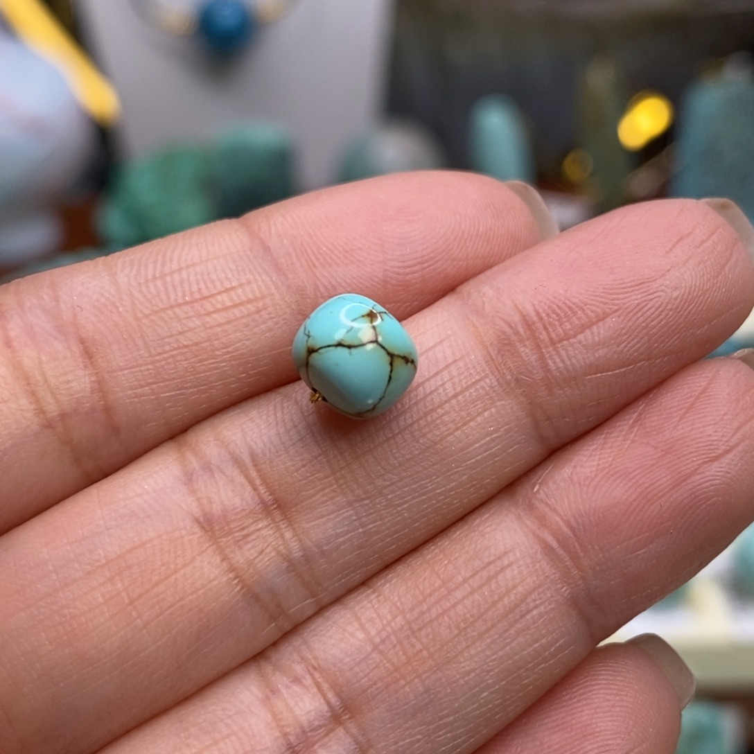 绿松石未镶嵌珠宝奇石7.7×6.7