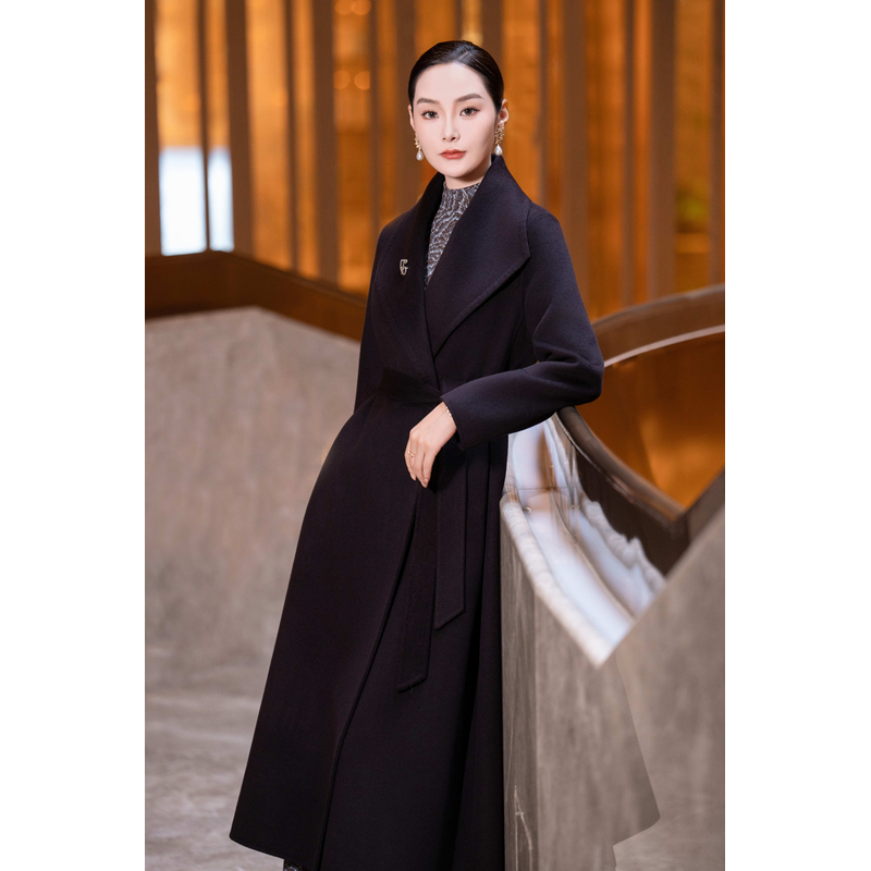 首尚格释系带羊绒大衣