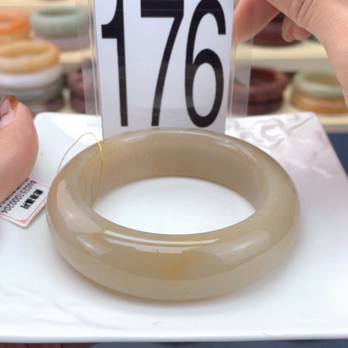 【闪购商品】石英质玉手镯未镶嵌