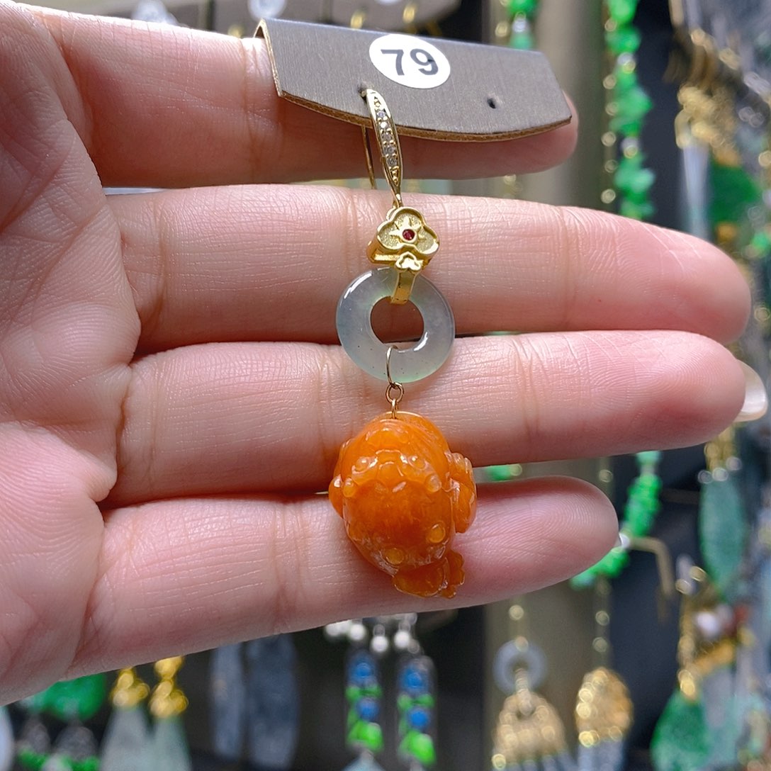 未镶嵌翡翠耳饰翡翠