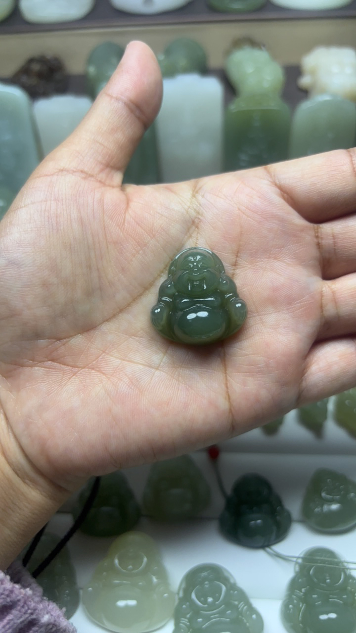 和田玉冰湖水绿大肚佛