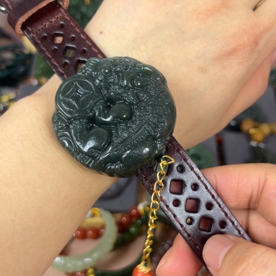 和田玉颈饰未镶嵌