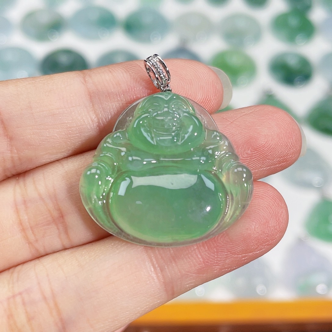 颈饰18K金镶嵌翡翠吊坠