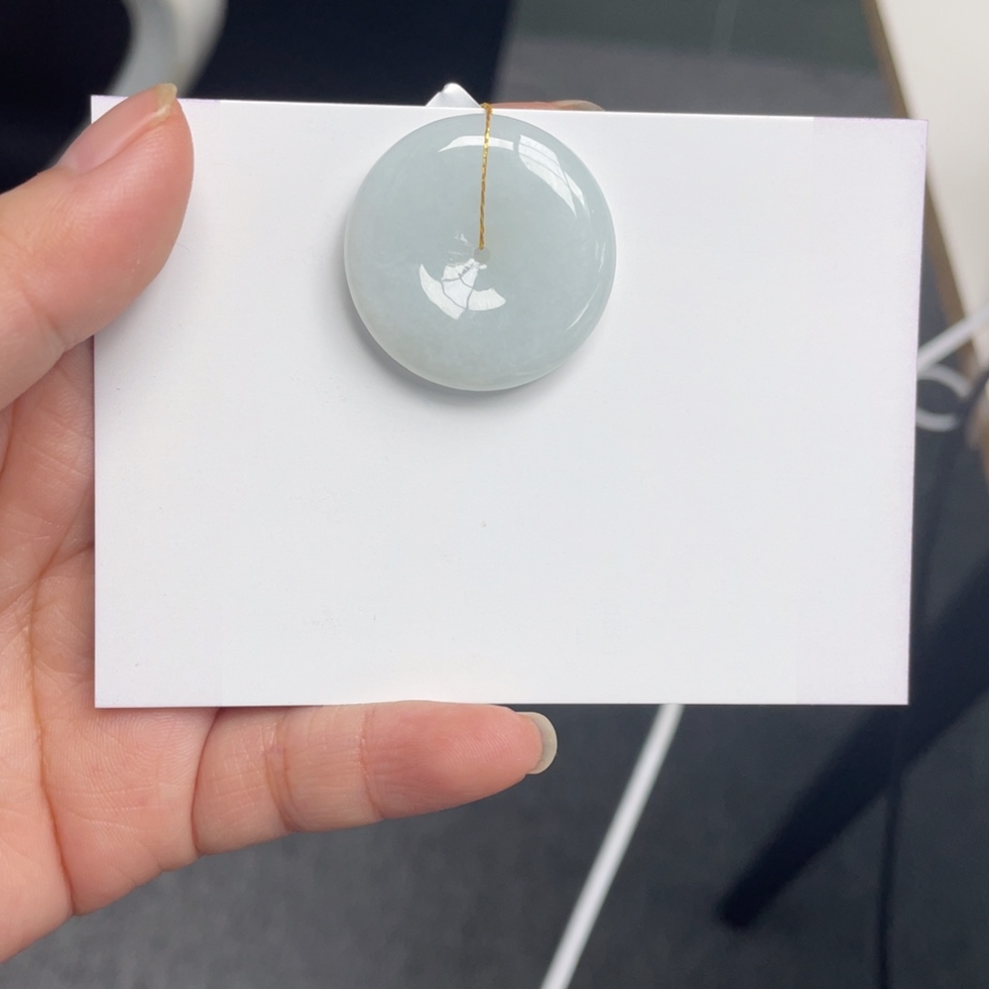 翡翠未镶嵌颈饰平安扣