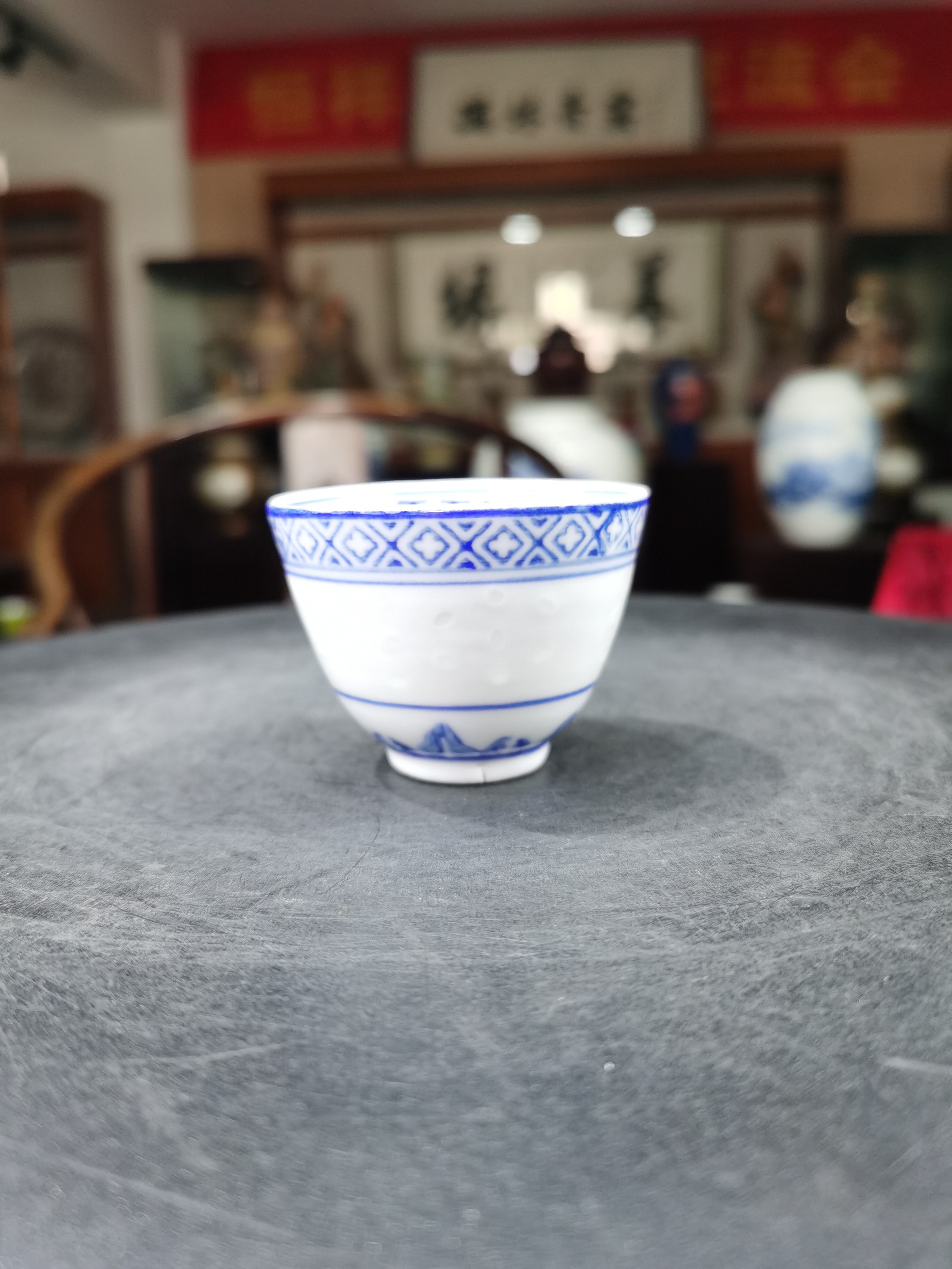 景德镇手工手绘青花玲珑龙纹酒杯家用，酒店用品