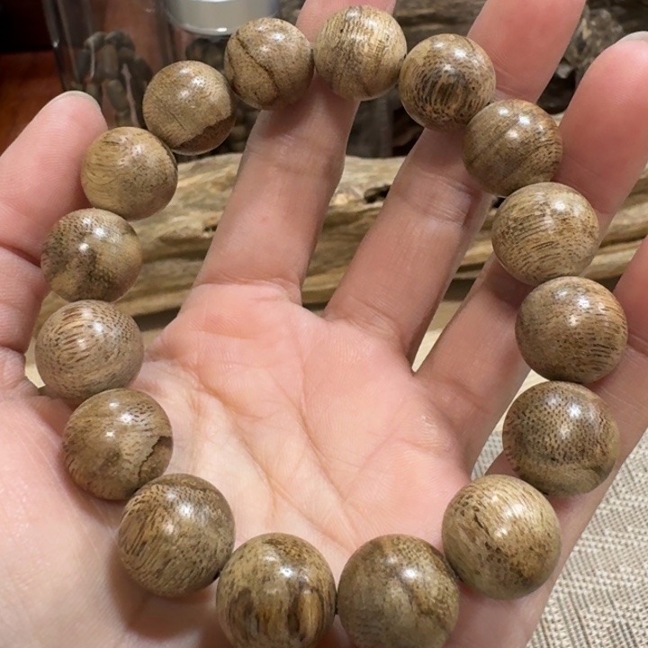 香榧木薰香海南黄油格珠串1.4规格