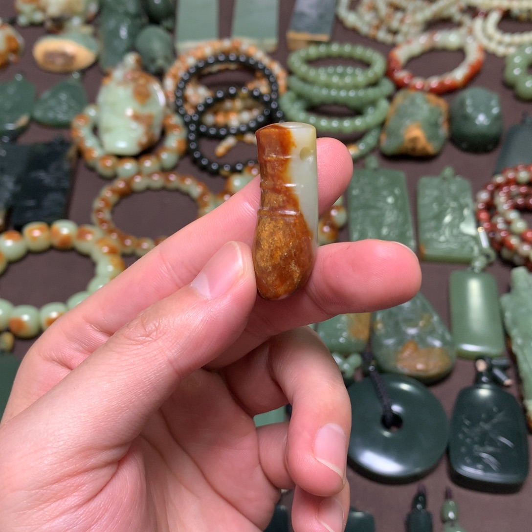 月***明岫岩河磨玉（透闪石质玉）未镶嵌挂件