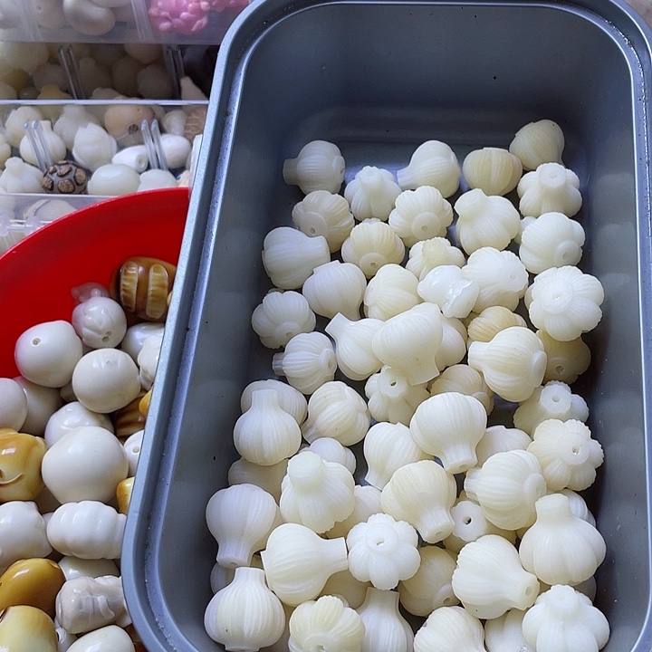 白玉菩提吊坠微瑕大蒜十颗