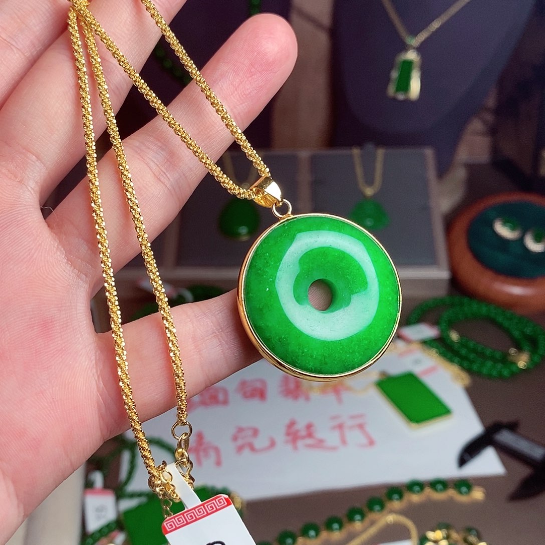 翡翠18K金镶嵌吊坠(赠链)10