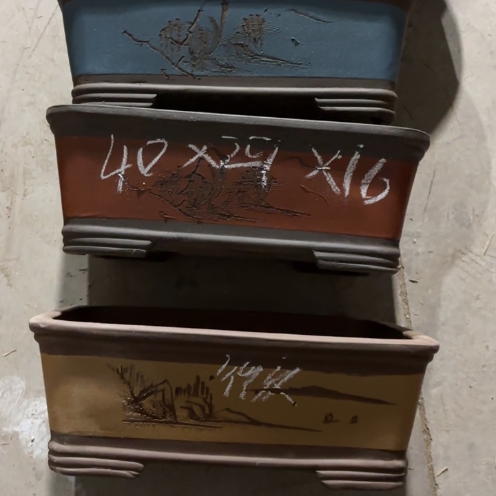 花盆紫砂100-3。      微瑕