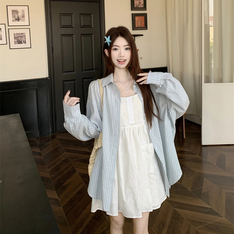 韩系少女风白色立体绣花吊带连衣裙蓝色条纹衬衫两件套时尚套装