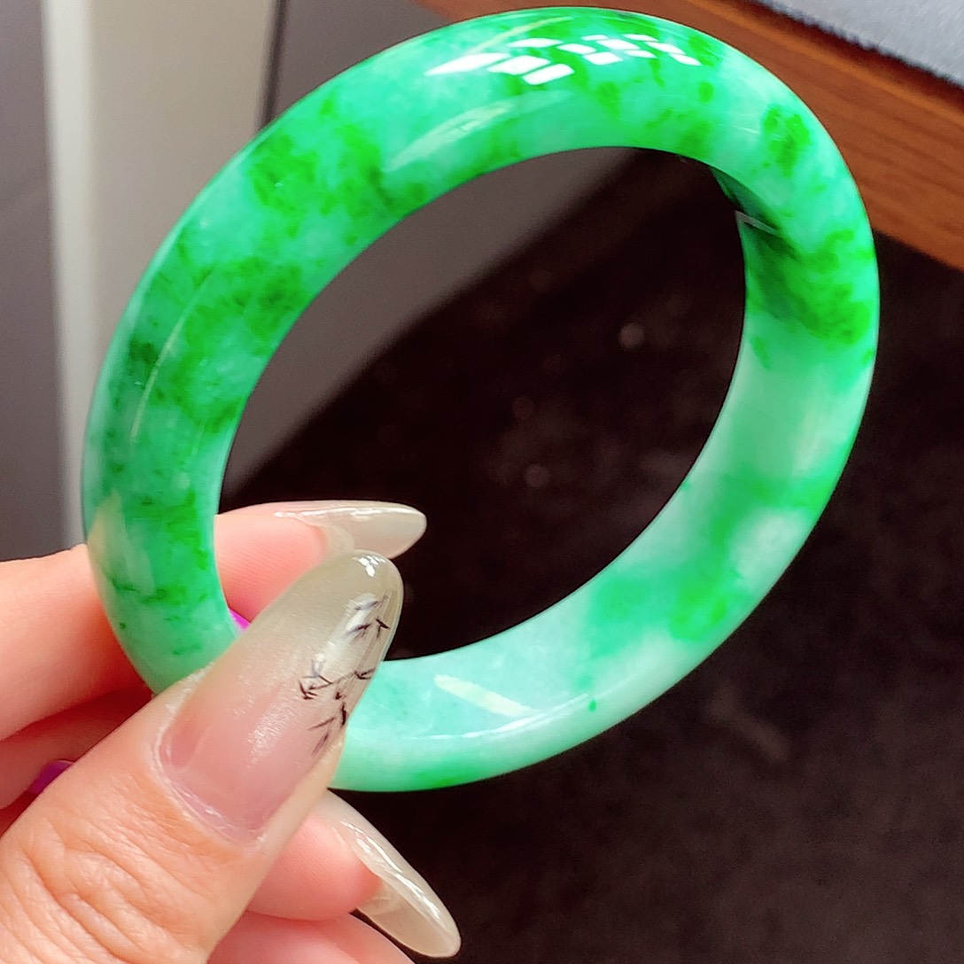 翡翠未镶嵌手镯缅甸翡翠