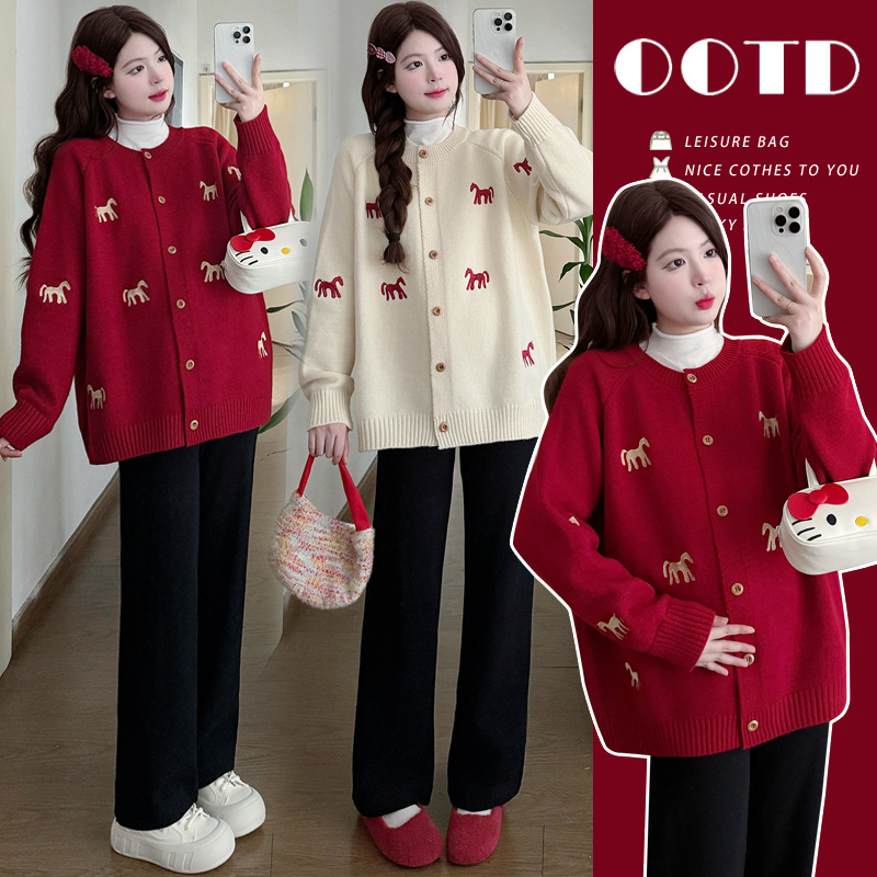 孕妇外套秋冬季时尚韩系精美刺绣新年小马孕妇毛衣红色孕妇外套