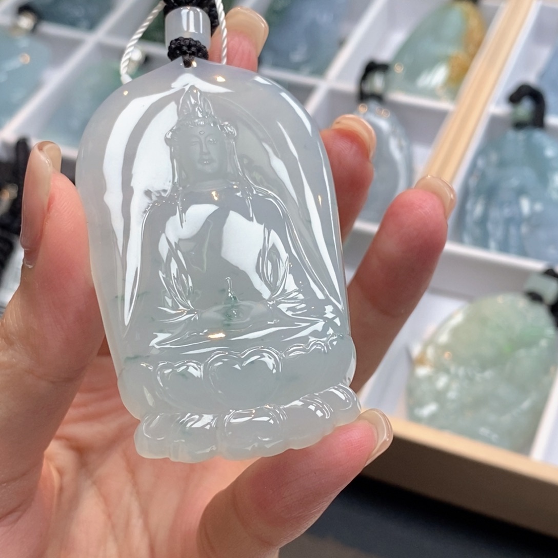 翡翠颈饰未镶嵌翡翠