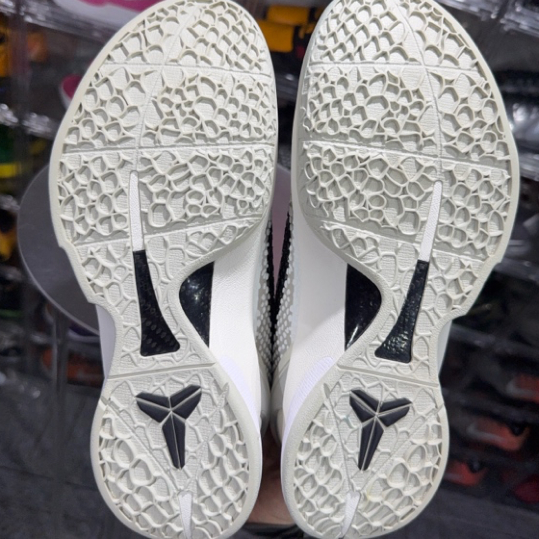篮球鞋专拍链接。