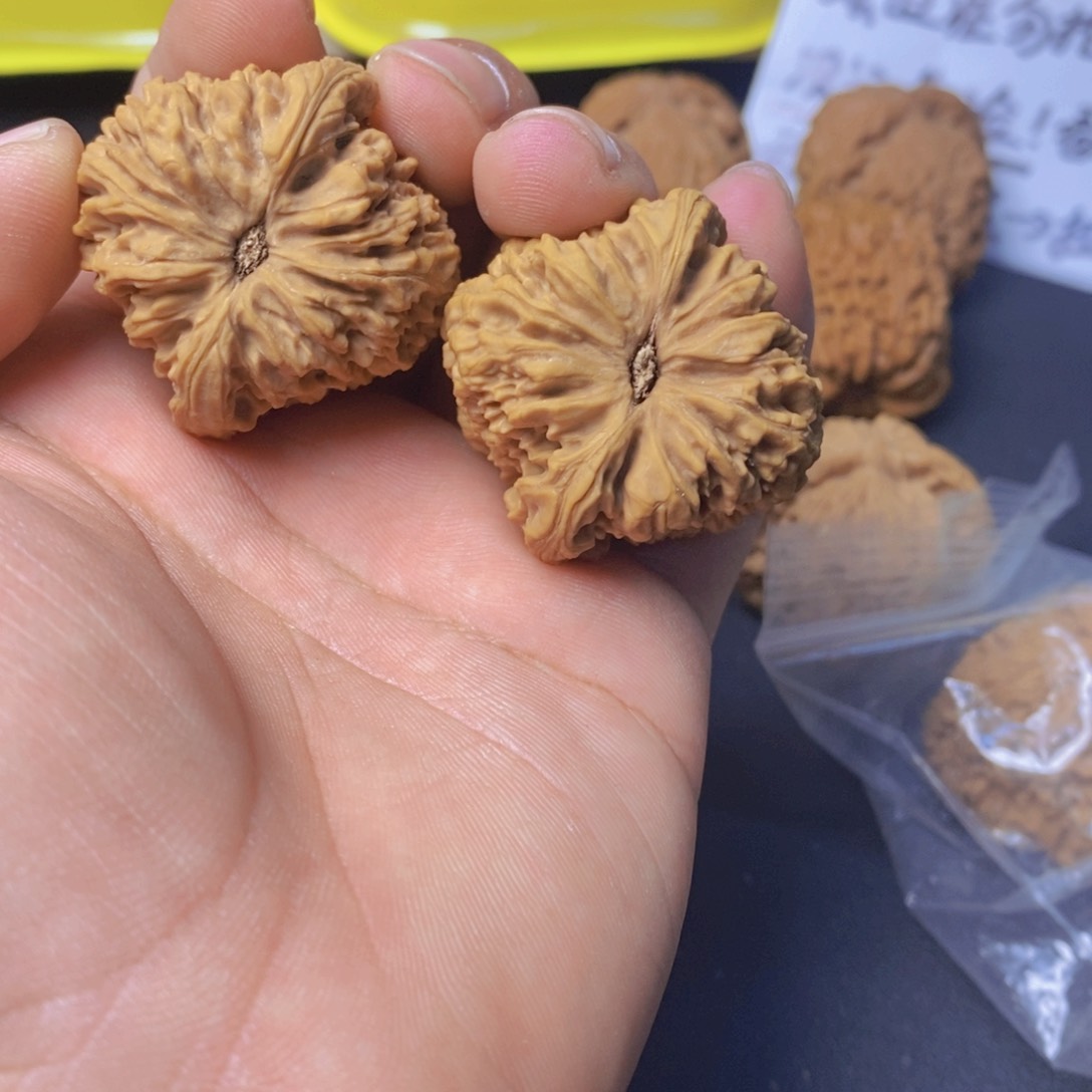 火*文玩核桃南疆石编号001